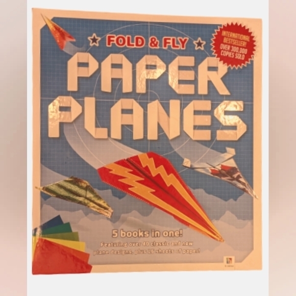NWOT Fold and Fly Paper Planes 5 books in one Awesome book 1 on Amazon used $120 - Picture 1 of 13